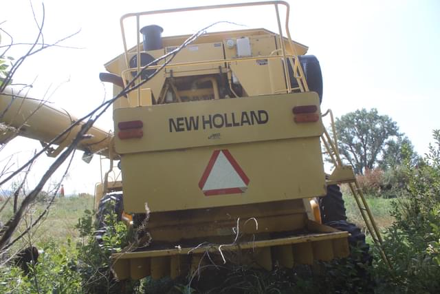 Image of New Holland TR98 equipment image 3