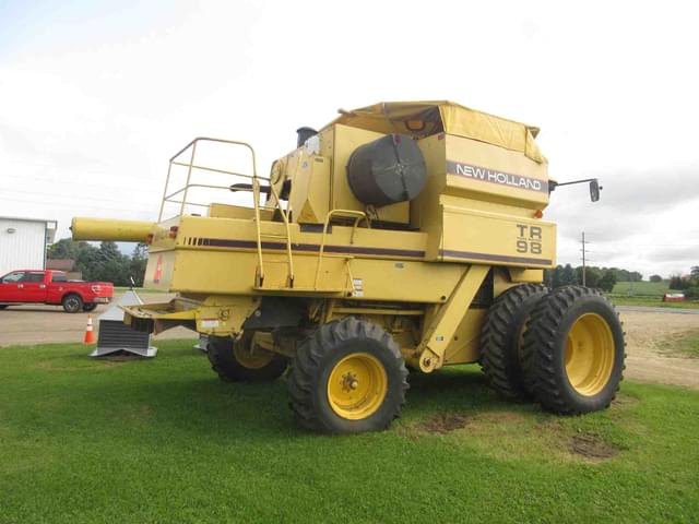 Image of New Holland TR98 equipment image 1