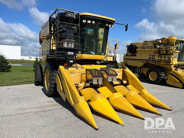 Image of New Holland TR99 equipment image 3