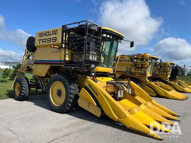 Image of New Holland TR99 equipment image 4