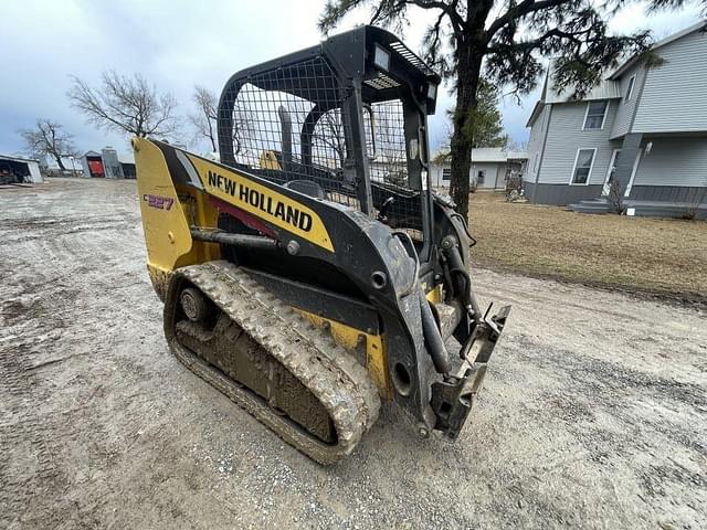 Image of New Holland C227 equipment image 2