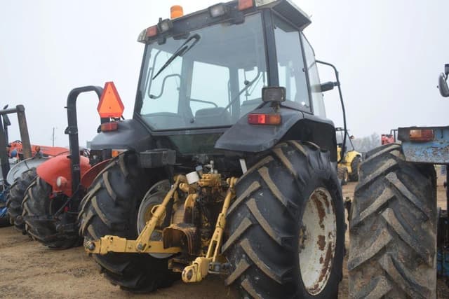 Image of New Holland TS100 equipment image 2