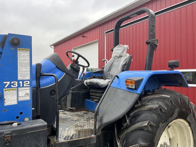 Image of New Holland TS100 equipment image 4