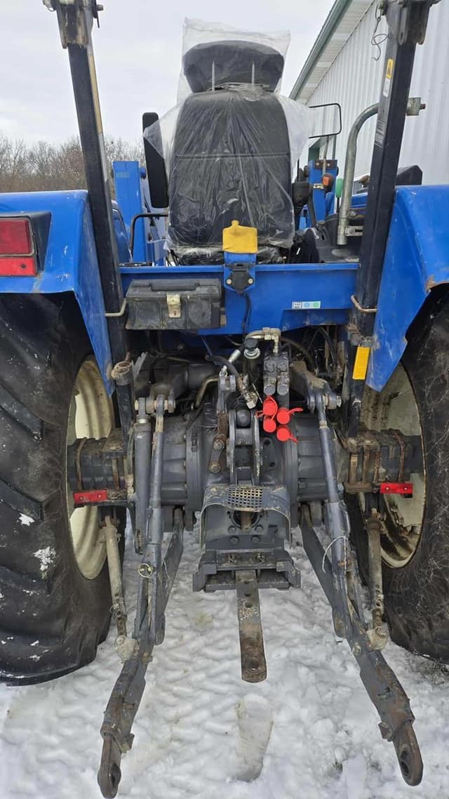 Image of New Holland TS100 equipment image 2