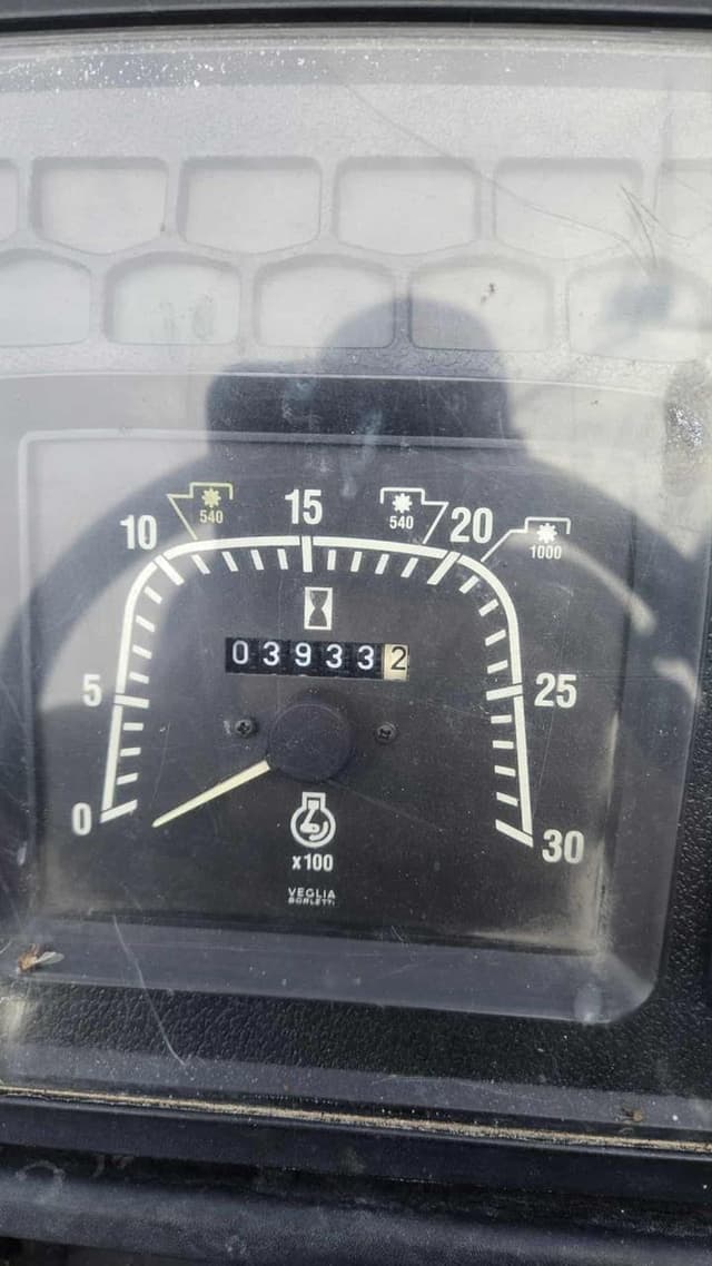 Image of New Holland TS100 equipment image 4