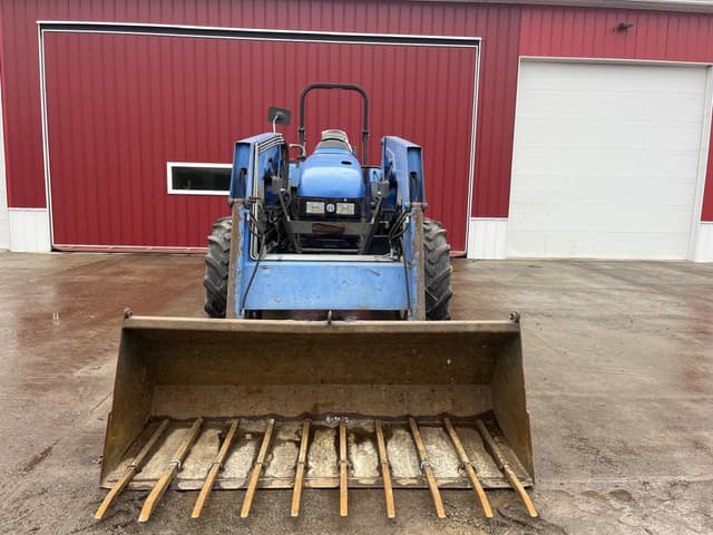 Image of New Holland TS100 equipment image 3