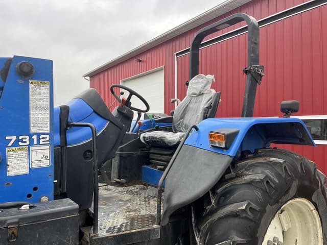Image of New Holland TS100 equipment image 4