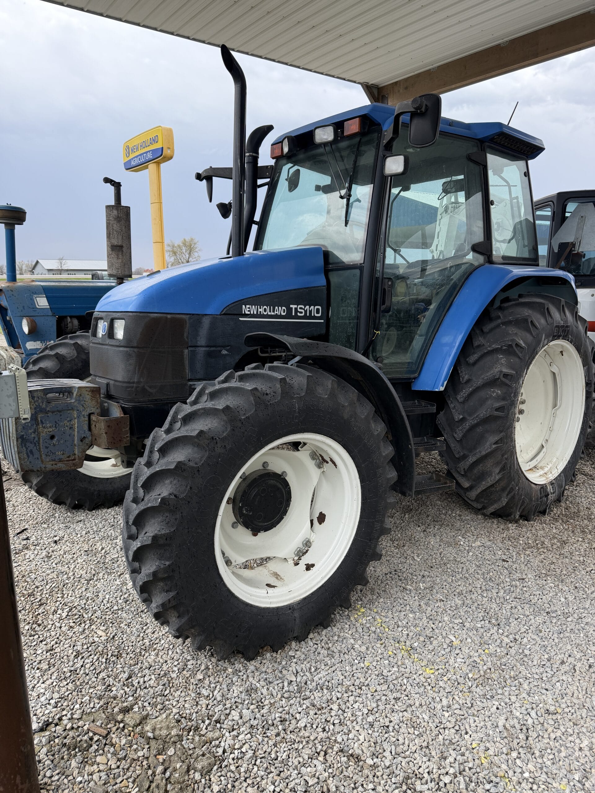2003 New Holland TS110 Equipment Image0