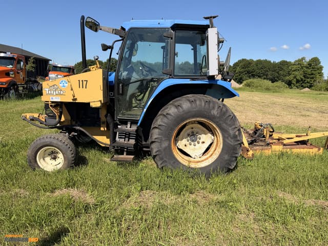 Image of New Holland TS110 equipment image 2