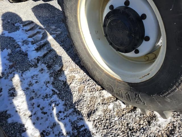 Image of New Holland TS115A equipment image 4