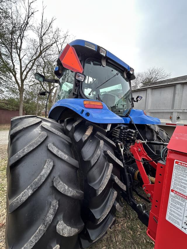 Image of New Holland TS115A equipment image 4