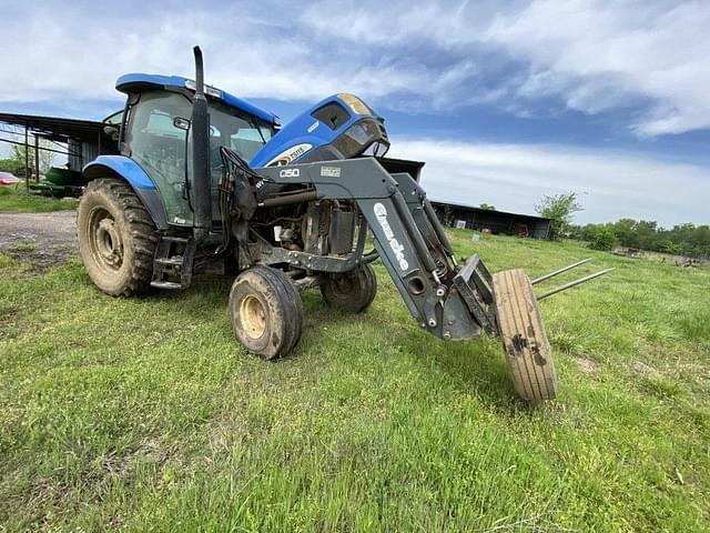 Image of New Holland TS115A equipment image 4