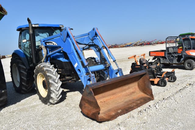 Image of New Holland TS115A equipment image 2