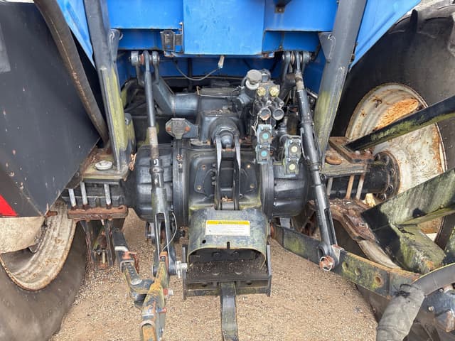 Image of New Holland TS6.110 equipment image 4