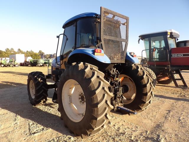 Image of New Holland TS6.110 equipment image 2
