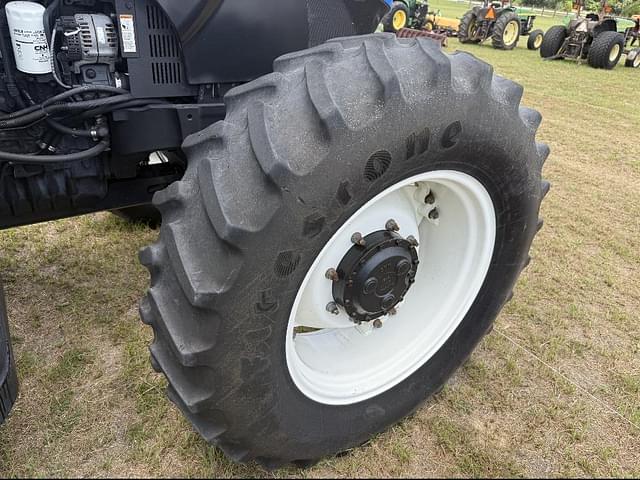 Image of New Holland TS6.140 equipment image 3