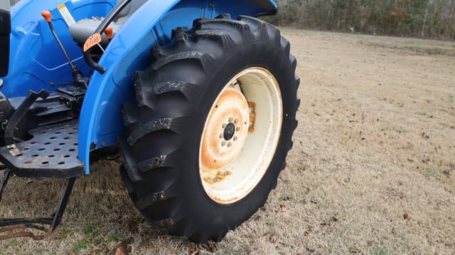 Image of New Holland TT50A equipment image 4