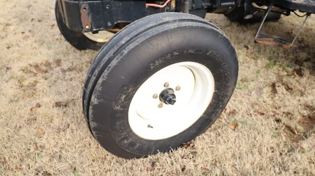 Image of New Holland TT50A equipment image 2