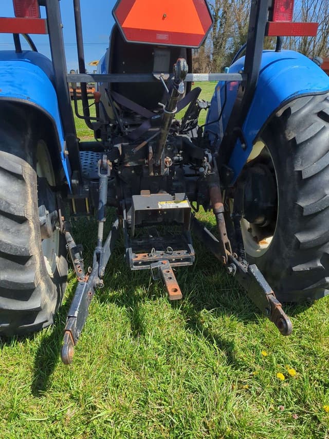 Image of New Holland TT60A equipment image 4