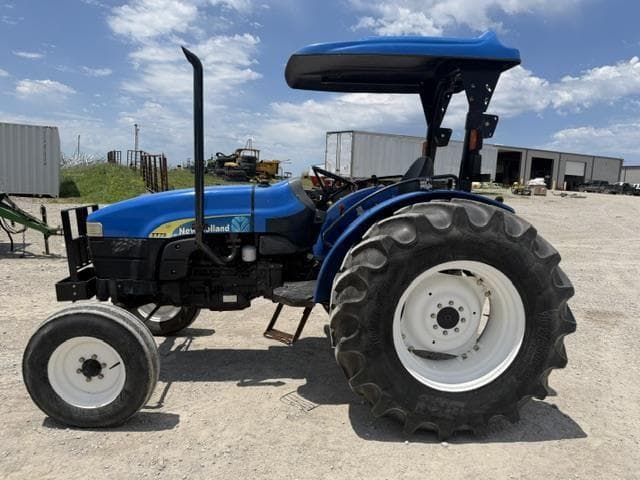 Image of New Holland TT75 equipment image 2