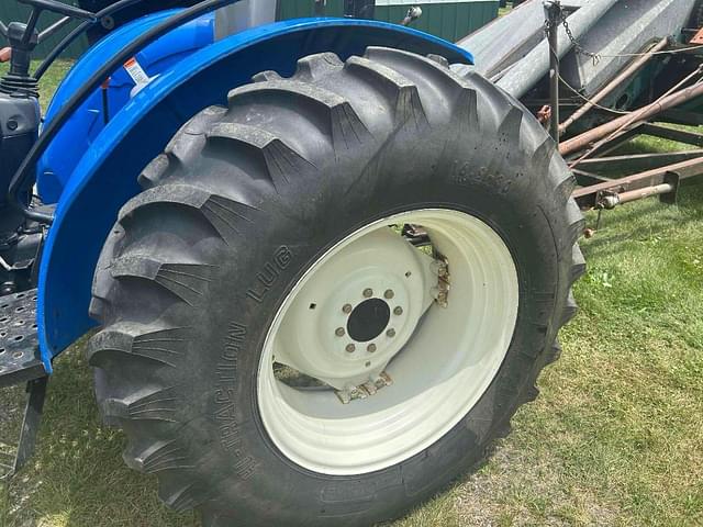Image of New Holland TT75A equipment image 4