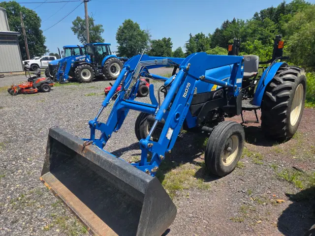 Image of New Holland TT75A equipment image 4