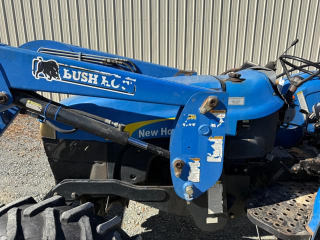 Image of New Holland TT75A equipment image 4