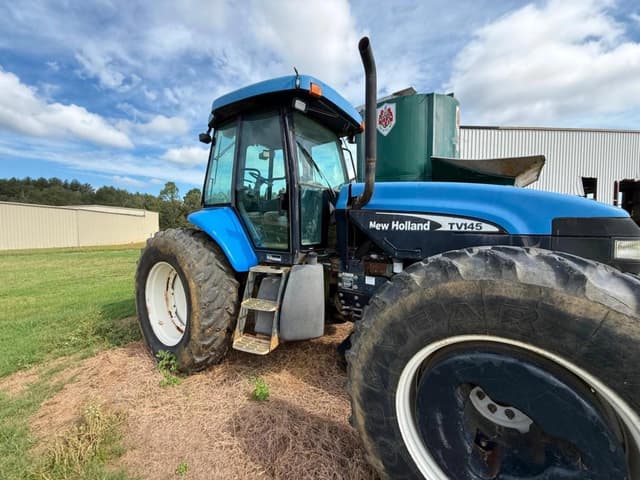 Image of New Holland TV145 equipment image 3