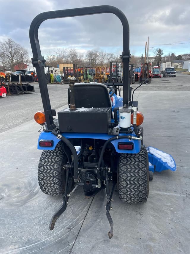 Image of New Holland TZ25DA equipment image 4