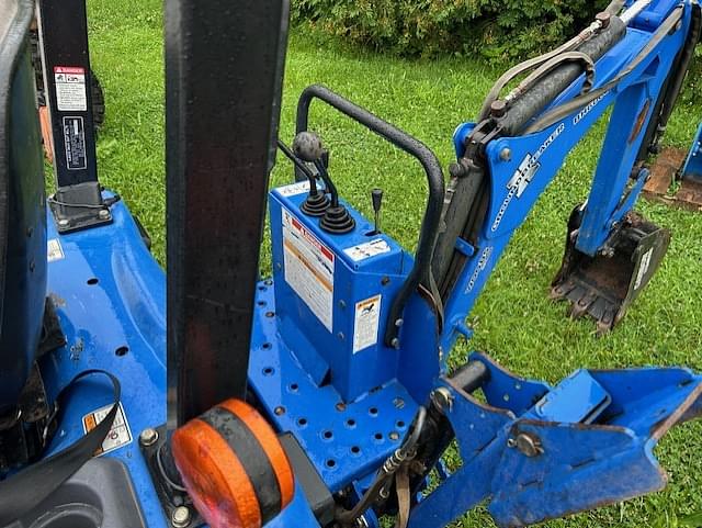 Image of New Holland TZ25DA equipment image 3
