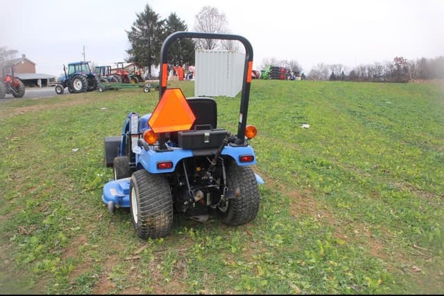 Image of New Holland TZ25DA equipment image 4