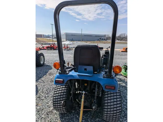 Image of New Holland TZ25DA equipment image 4