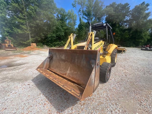 Image of New Holland U80 equipment image 1