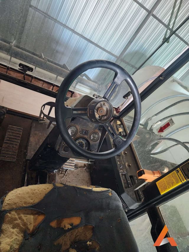 Image of New Holland 9030E equipment image 4