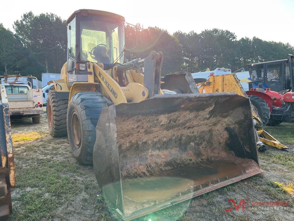 Main image New Holland W130