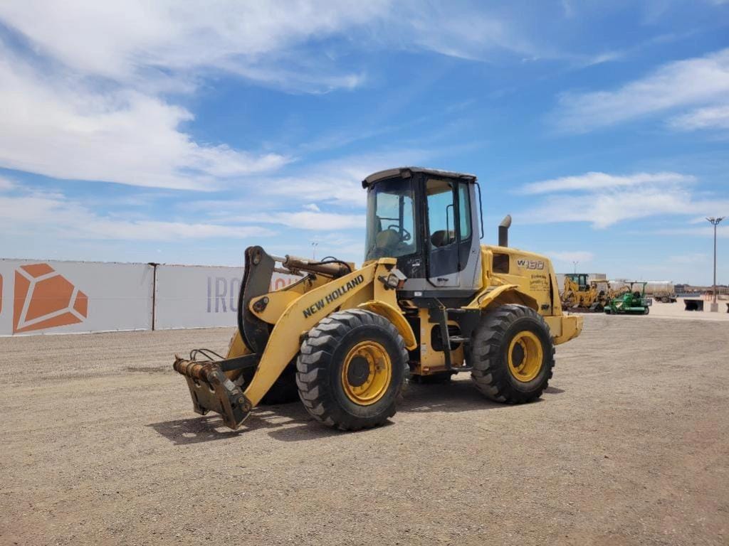 New Holland W130 Equipment Image0