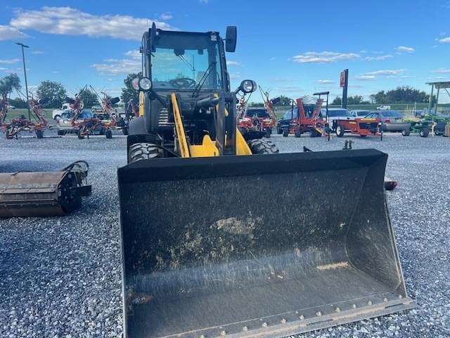 Image of New Holland W80C equipment image 2