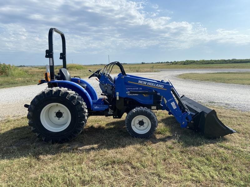 New Holland Workmaster 25 Equipment Image0