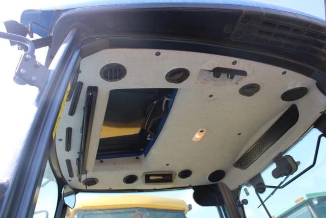 Image of New Holland Workmaster 75 equipment image 4