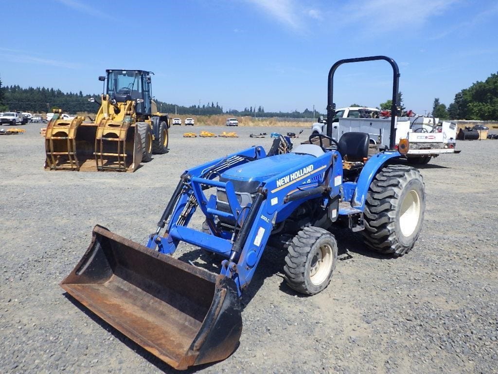 New Holland Workmaster 25 Equipment Image0