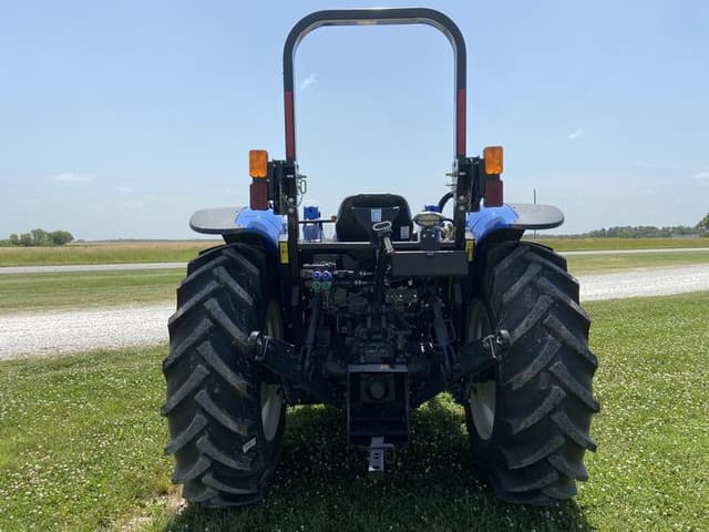 Image of New Holland Workmaster 105 equipment image 4