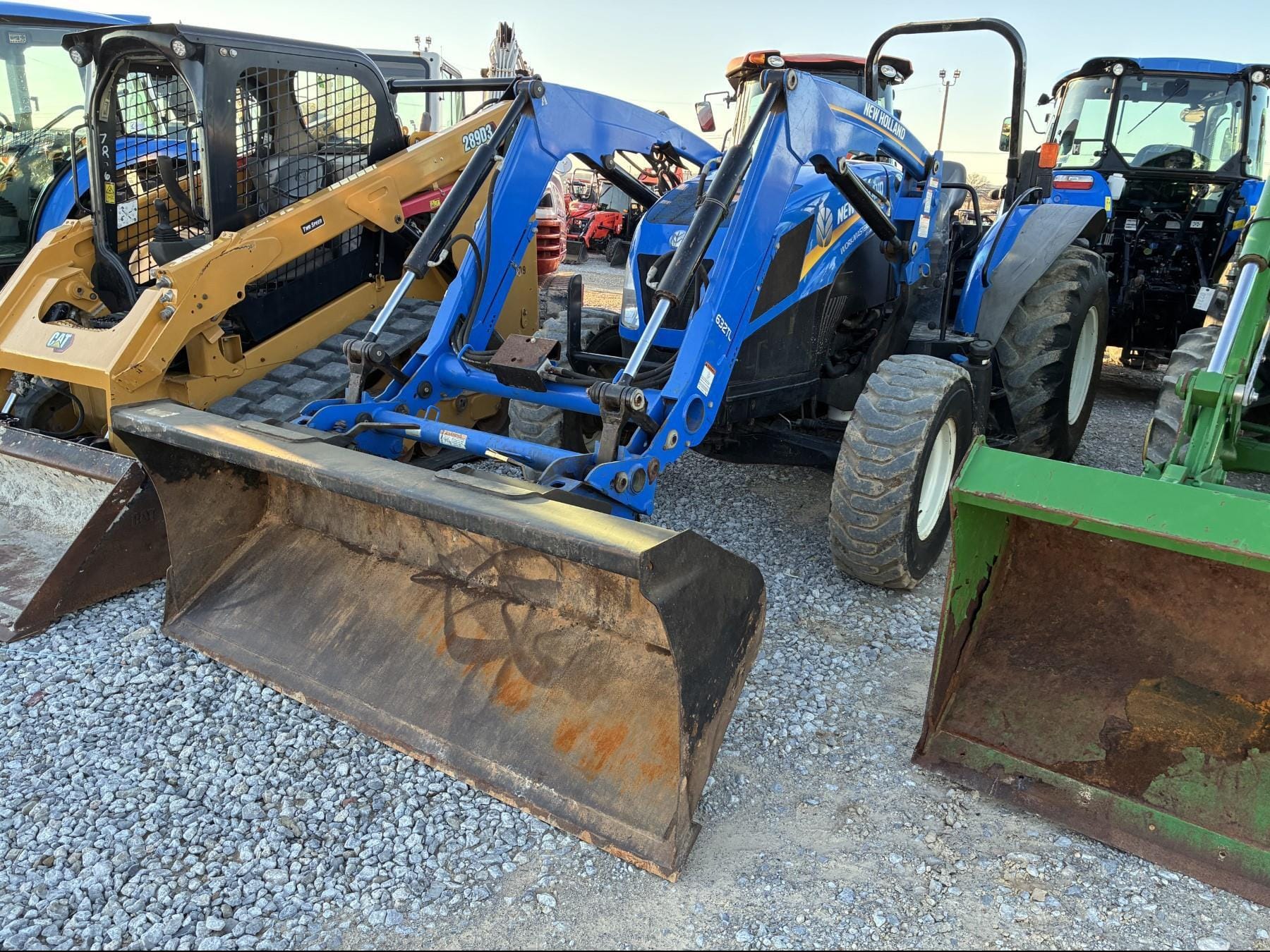 New Holland Workmaster 105 Equipment Image0