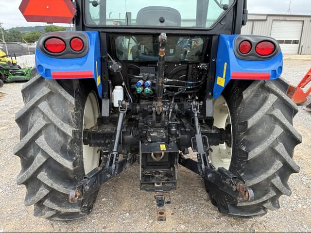 Image of New Holland Workmaster 105 equipment image 4