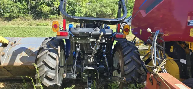 Image of New Holland Workmaster 25 equipment image 2