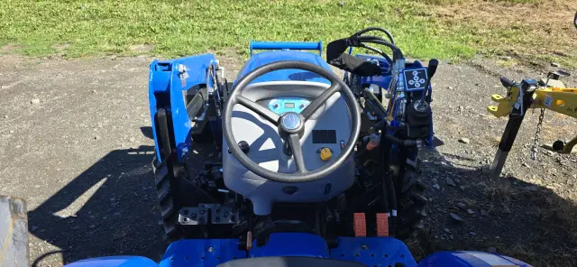 Image of New Holland Workmaster 25 equipment image 3