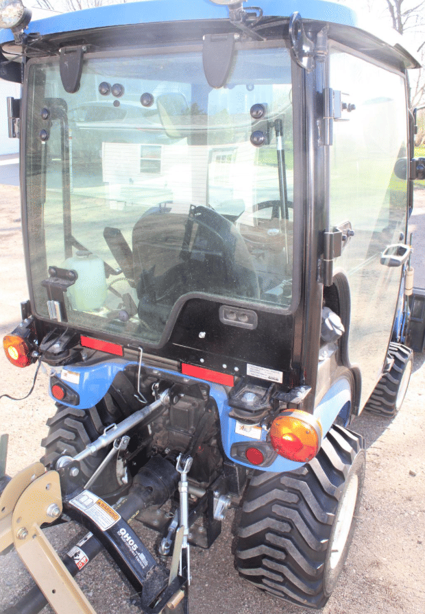 Image of New Holland Workmaster 255 equipment image 2
