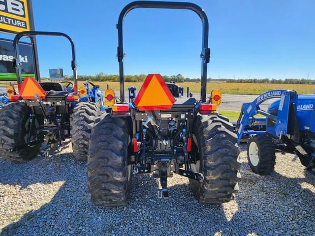Image of New Holland Workmaster 35 equipment image 4