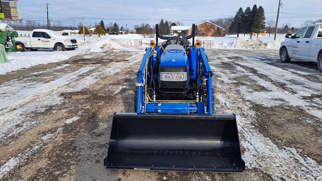 Image of New Holland Workmaster 35 equipment image 2
