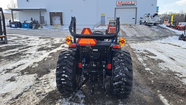 Image of New Holland Workmaster 35 equipment image 4
