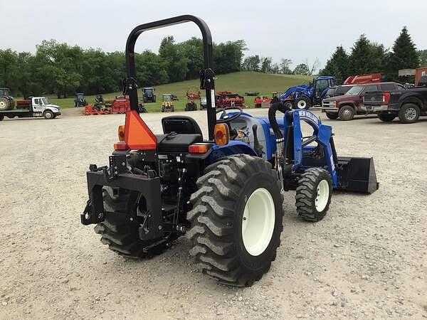 Image of New Holland Workmaster 35 equipment image 4